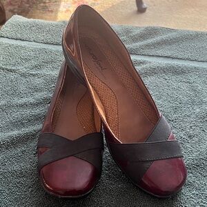 Naturalizer Women's Dark Red and Black Flats US 8.